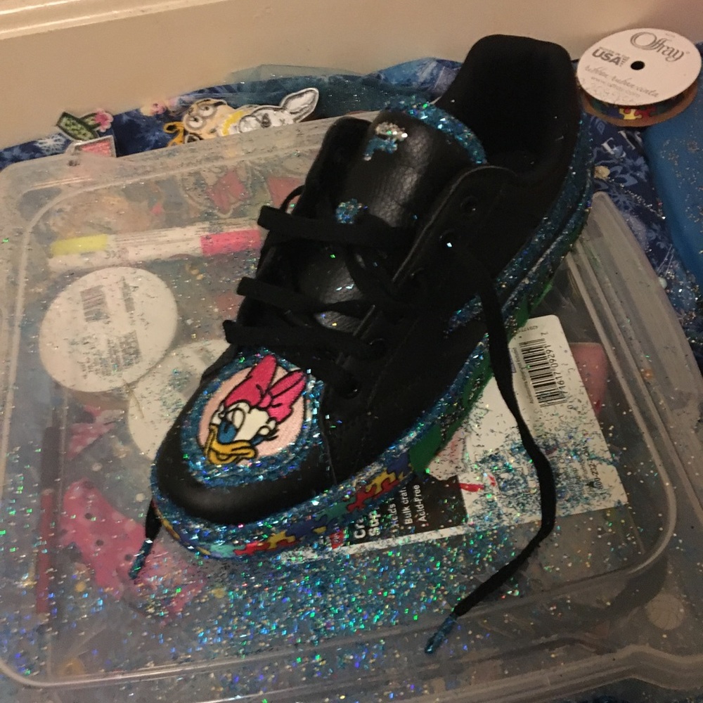 Kids cartoon character tennis shoes